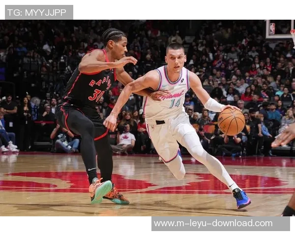 活塞与热火激战正酣谁能在季后赛中脱颖而出争夺荣耀