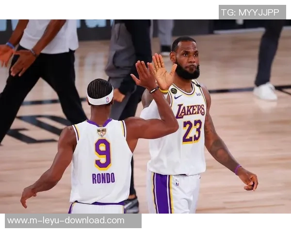 热火与湖人总决赛首战直播精彩对决全程回顾与分析